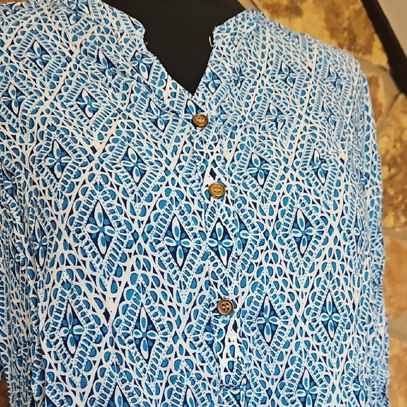 Coral Bay Blue & White V Neck Split‎ Hem 3/4 Sleeve Patterned Tunic Top Sz M - Picture 2 of 9